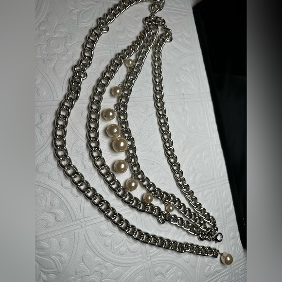 Women Chunky Chain Belt with Faux Pearl Dangles Silver Tone Triple Chain Front - Picture 6 of 8